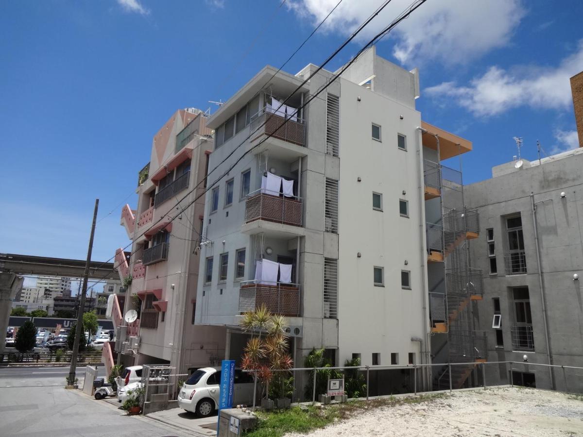 אפרטהוטל Across Omoromachi נאהא מראה חיצוני תמונה